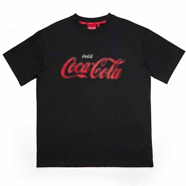 era-won | Coca Cola T-Shirt Oversized  เสื้อยืดเอราวอนโอเวอร์ไซส์แขนสั้น สำหรับคุณผู้ชาย สกรีน x Coca Cola สี ดำ