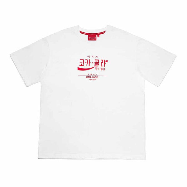 era-won | Coca Cola  T-Shirt Oversized  เสื้อยืดเอราวอนโอเวอร์ไซส์แขนสั้น สำหรับคุณผู้ชาย สกรีน x Coca Cola สี ขาว