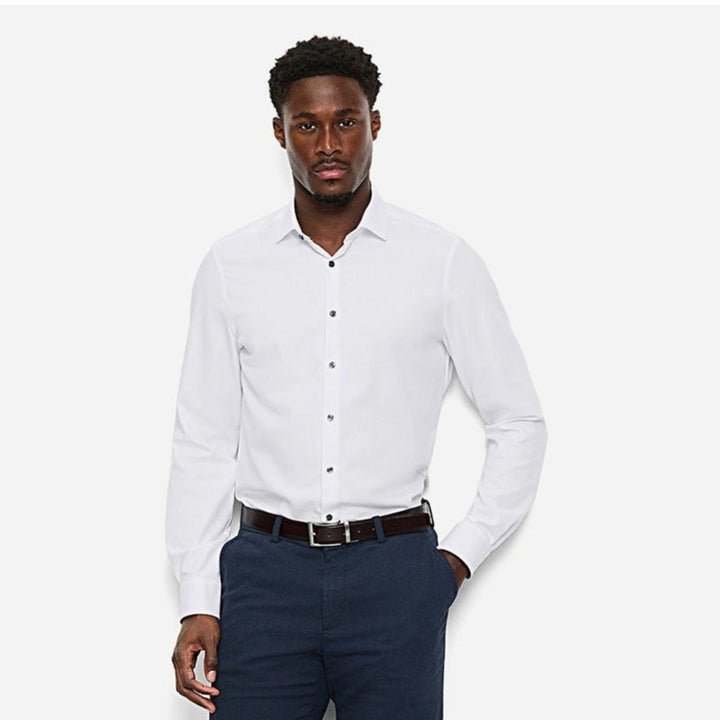 OLYMP Level five Shirt เสื้อเชิ้ตผู้ชายแขนยาว ทรงพอดีตัว สีขาว garment wash นุ่มพิเศษ (20T5WH) WINT25 ICCSHOPPING