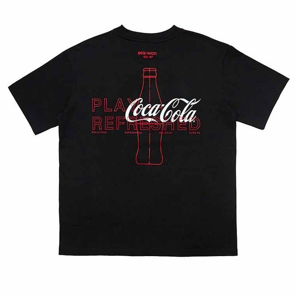 era-won | Coca Cola T-Shirt Oversized  เสื้อยืดเอราวอนโอเวอร์ไซส์แขนสั้น สำหรับคุณผู้ชาย สกรีน x Coca Cola สีดำ