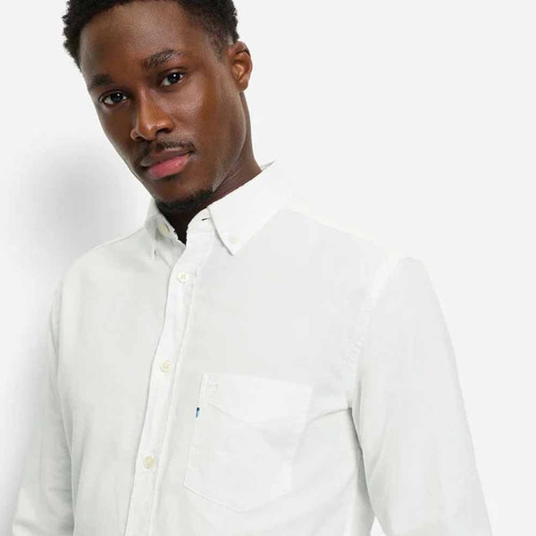 OLYMP CASUAL SHIRT เสื้อเชิ้ตผู้ชายแขนยาว ผ้า Oxford ทรง Casual regular fit สีขาว AUTU26 ICCSHOPPING