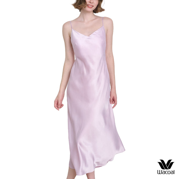 Wacoal Urban comfort ชุดนอน รูปแบบเดรส ผ้าซาติน รุ่น WN6G07