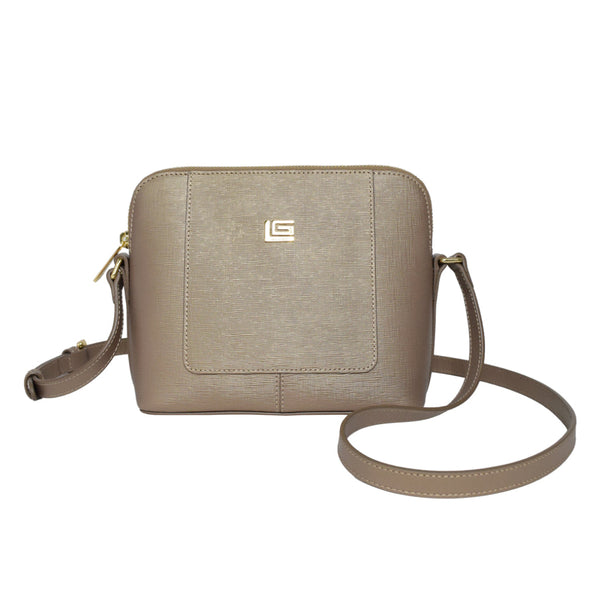 Guy Laroche กระเป๋าหนัง สายสะพายยาว สีน้ำตาลทอง รุ่น AGH1071CW6BRM