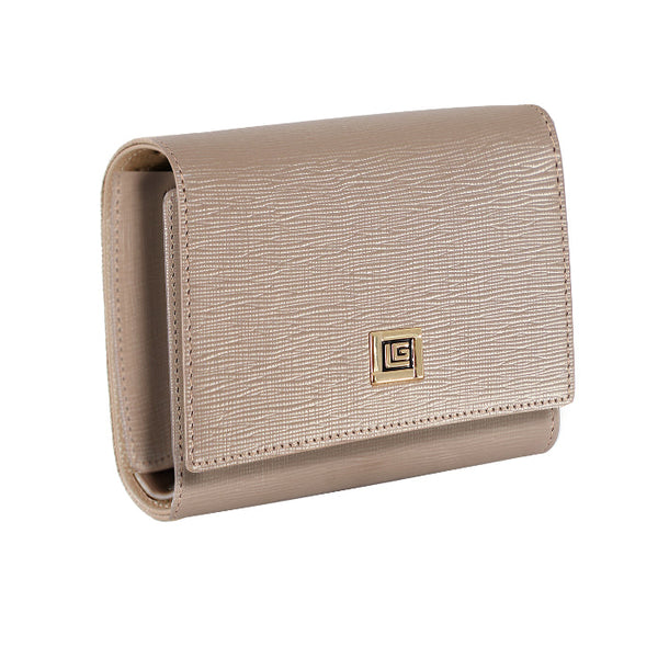 Guy Laroche กระเป๋าสตางค์แบบ 3 พับกลาง สีน้ำตาล รุ่น AGP08143W5BRM ICCSHOPPING