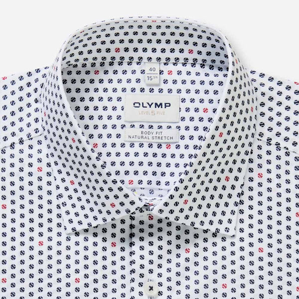 OLYMP LEVEL FIVE SHIRT เสื้อเชิ้ตผู้ชายแขนสั้น ทรงตรง  MODERN FIT สีขาว พิมพ์ลาย เสื้อเชิ้ตทำงาน AUTU26 ICCSHOPPING