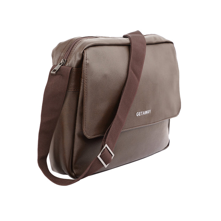 GETAWAY กระเป๋าหนัง PVC สะพายข้าง-ใบใหญ่ทรงนอน น้ำหนักเบา สะดวกในการใช้งาน Arrow Lite
