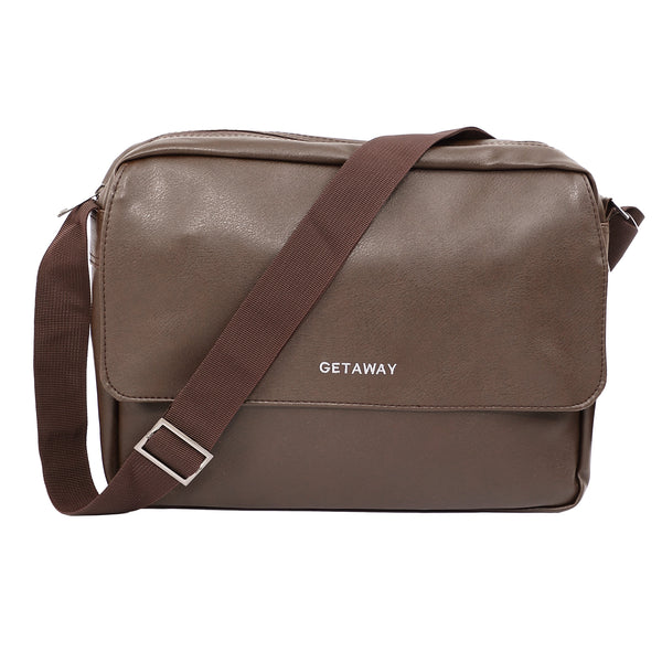 GETAWAY กระเป๋าหนัง PVC สะพายข้าง-ใบใหญ่ทรงนอน น้ำหนักเบา สะดวกในการใช้งาน Arrow Lite
