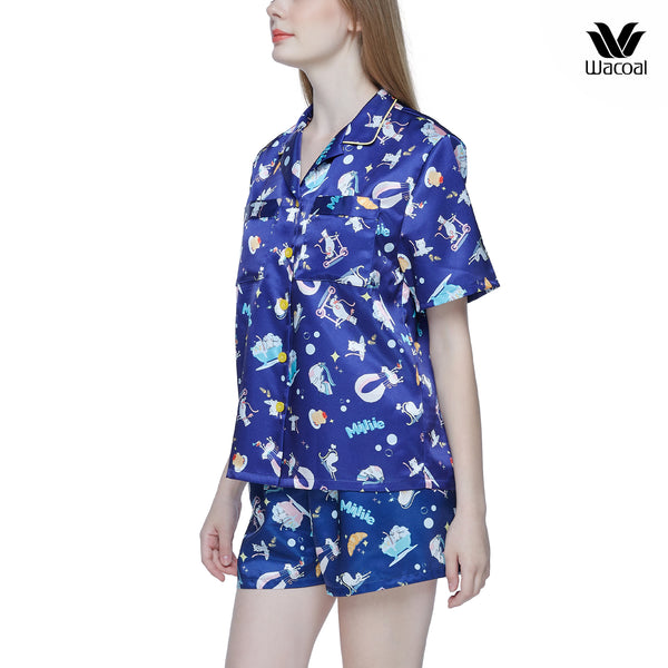 Wacoal Sleepwear Millie & Friends วาโก้ ชุดนอน กันโป๊ รูปแบบเสื้อแขนสั้น กางเกงขาสั้น รุ่น WN7D18